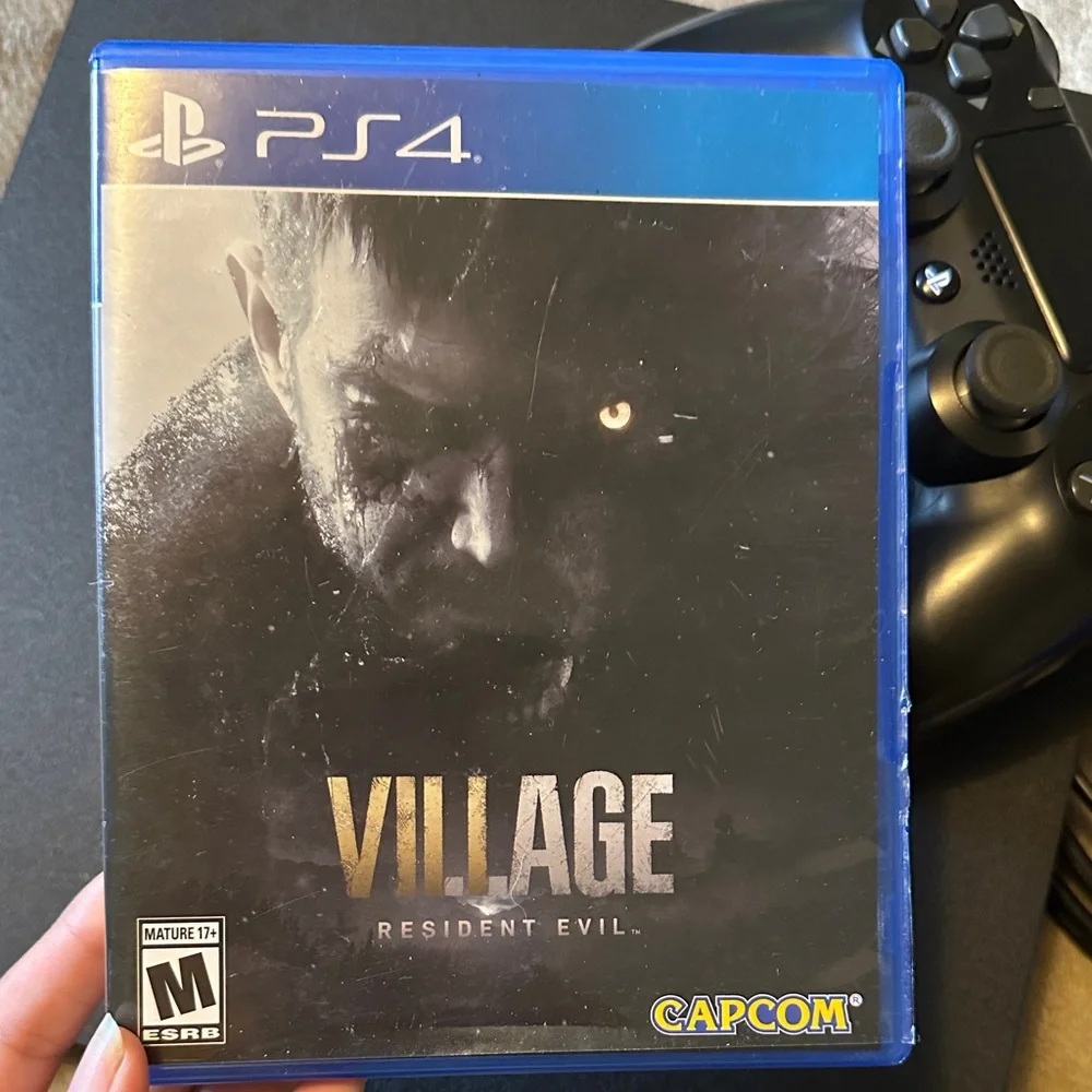 Sony PS4 Console with Game and Controller Resident Evil Village - Black